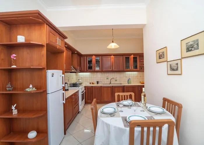 Katerina's House * Ithaka